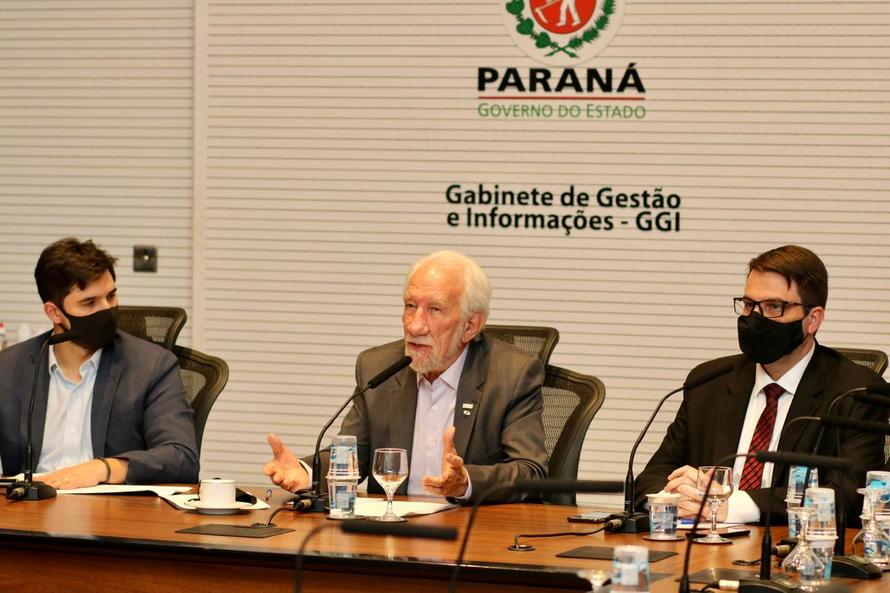 “E estamos falando de geração de renda, de bons empregos, que pagam bem, de desenvolvimento social do Estado”.