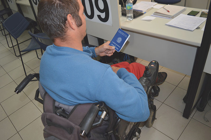 Nas demais cidades a ação acontece de forma presencial apenas no dia 21. Os interessados devem agendar o atendimento a partir do dia 18 pela internet