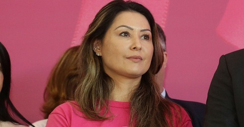 Luciana Saito Massa participou da campanha Outubro Rosa em 2019 percorrendo o Paraná, levando orientação às mulheres do interior.