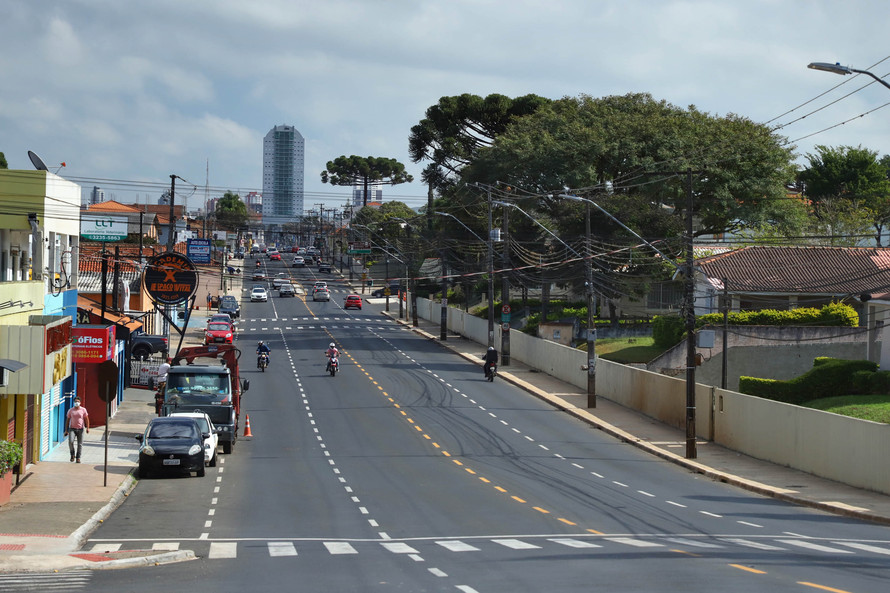 Já são 977 obras com asfalto, pedras regulares e irregulares, blockets, lajotas, além de projetos de urbanização e de pavimentação de estradas vicinai