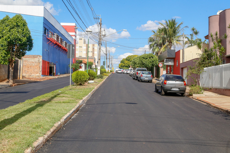 A via corta um trecho bastante movimentado e com grande oferta de serviços, servindo de ligação com pontos importantes do município. Investimento do Governo do Estado é de R$ 623 mil