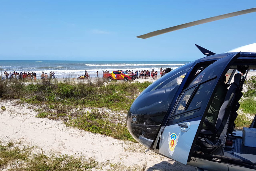 Um jovem está internado no Hospital Regional de Paranaguá. Conforme o Corpo de Bombeiros, entre sábado e domingo foram registrados 13 afogamentos no Estado