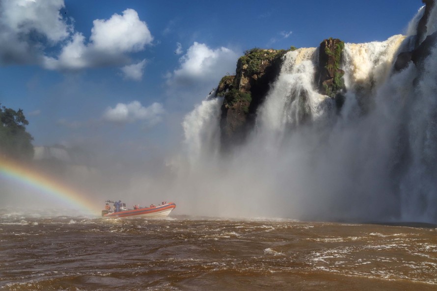  Com o tema Retomada do Turismo: Inspirações para o novo normal, o Fórum será virtual e transmitido pelo canal do Youtube da Paraná Turismo