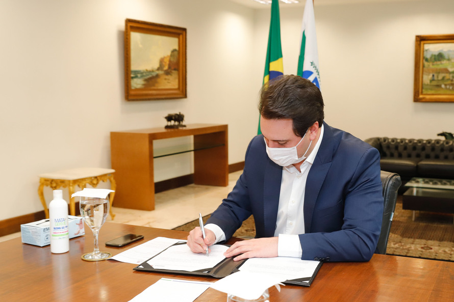 O medicamento para é produzido fora do Brasil pela empresa Novartis Biociências S.A e tem custo de cerca de R$ 12 milhões