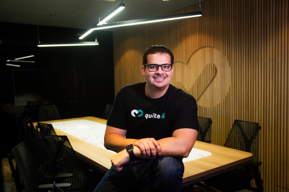 De acordo com Luiz Henrique Garcia, CEO da fintech, neste momento delicado o primeiro passo a ser feito para poupar dinheiro é colocar na ponta do lápis a sua atual situação financeira.