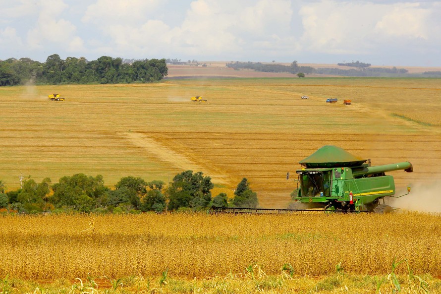 “Com isso, a safra total de grãos do Paraná no ciclo 2019/2020 soma 40,57 milhões de toneladas, volume 13% maior do que na safra anterior”, diz Norberto Ortigara, o secretário estadual da Agricultura e do Abastecimento