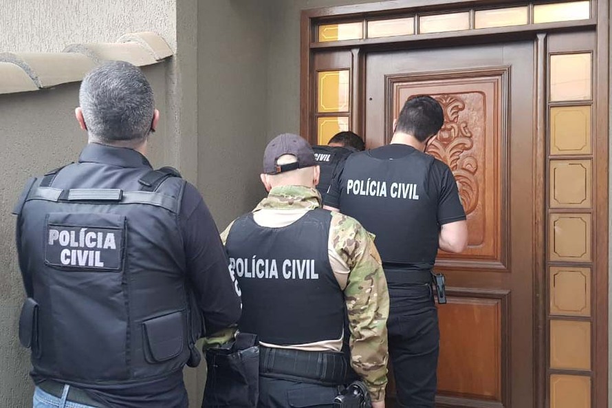A PCPR estima que mais de mil pessoas, de diversos lugares do país, já tenham sido vítimas