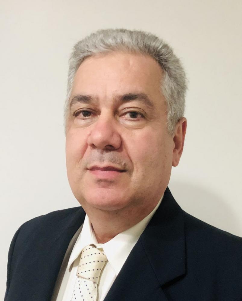 Dr. Marco Aurélio Lipay é Doutor em Cirurgia (Urologia) pela UNIFESP (Universidade Federal de São Paulo), Titular em Urologia pela Sociedade Brasileira de Urologia, Membro Correspondente da Associação Americana e Latino Americano de Urologia e Autor do Li