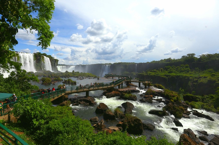 Os números apontam para uma retomada gradual do turismo e do setor de serviços mesmo diante do cenário de cuidados com o novo coronavírus e circulação e horários restritos para evitar aglomerações
