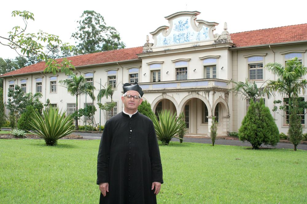 Pe. David Francisquini é natural de Cambará - PR e é Sacerdote da Igreja do Imaculado Coração de Maria - Cardoso Moreira-RJ