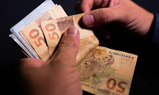 A aplicação começou 2020 no vermelho. Em janeiro e fevereiro, os brasileiros retiraram R$ 15,93 bilhões a mais do que depositaram