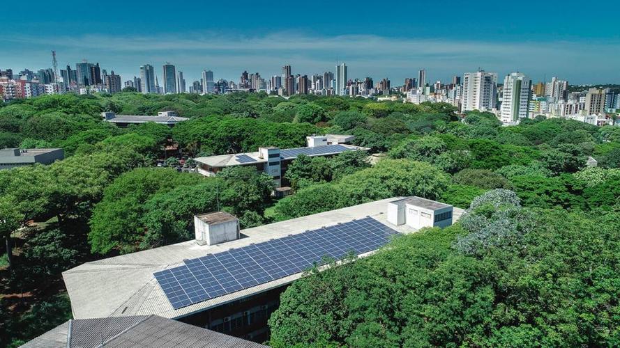 Nesta edição, foram avaliadas 912 instituições, sendo 38 brasileiras