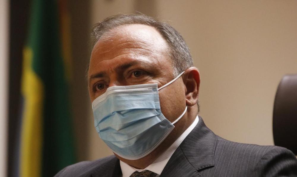 Ao lado de governadores, Pazuello participou, nesta manhã, do ato simbólico de entrega de 4,6 milhões de doses da CoronaVac no Centro de Logística do Aeroporto de Guarulhos, em São Paulo
