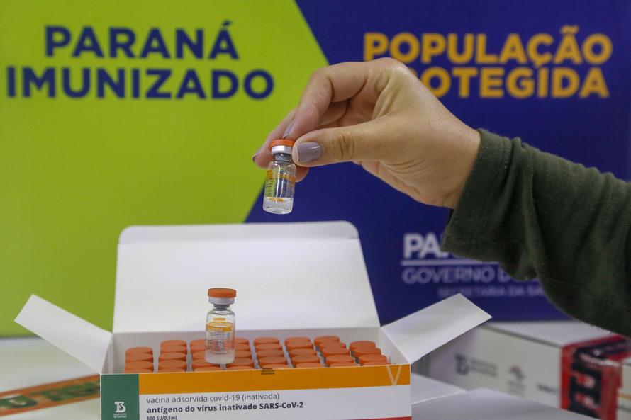  Além de informações sobre a doença, leitos e gastos, estão disponíveis o Plano Estadual de Vacinação e distribuição de insumos por Regional