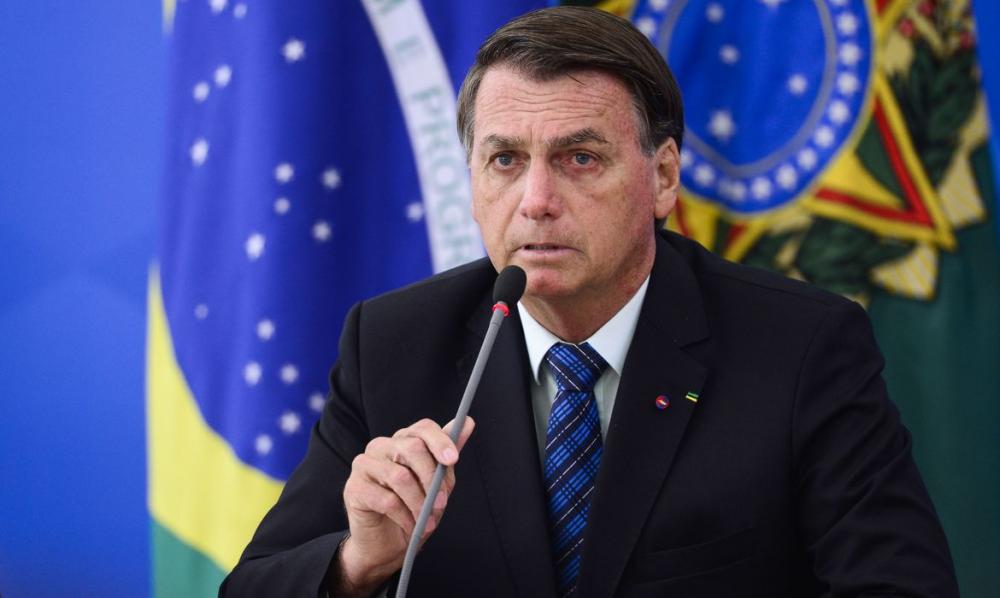 Bolsonaro reuniu-se, na manhã desta sexta-feira, com o presidente da Petrobras, Roberto Castello Branco, e diversos ministros para discutir preço dos combustíveis e formas de reduzi-lo ao consumidor, em especial em decorrência dos impactos no transporte d