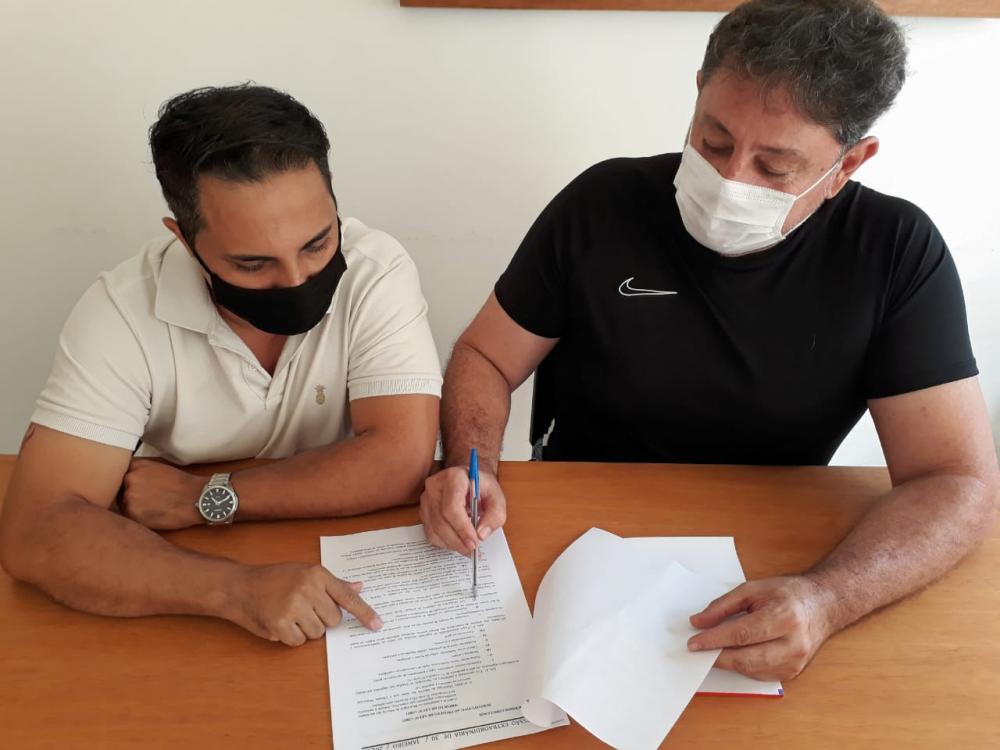 Além do comércio em geral, o projeto 01/2021 de autoria do vereador Gil Carvalho consideraria essencial outras atividades, como academias, salões de beleza, food truck, escritórios em geral, shopping, buffet, entre outras