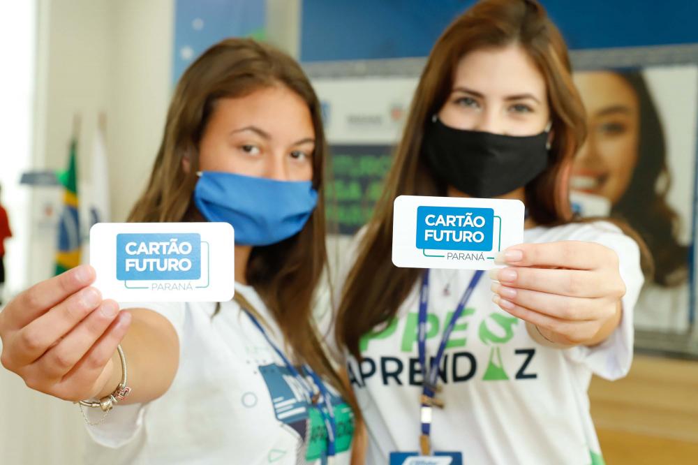 O programa emergencial é um desdobramento do Cartão Futuro, criado com o intuito de incentivar a inserção de jovens no mercado de trabalho