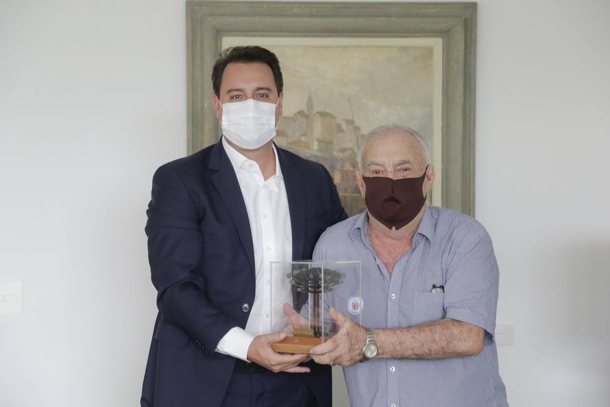 No encontro, discutiram as principais ações em andamento no Estado, em especial o projeto do corredor bioceânico, que visa unir o Atlântico ao Pacífico