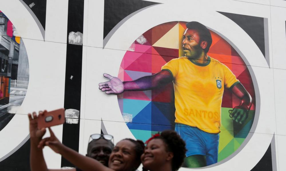 'Acho que pensávamos que ele era um cara do qual todos, inclusive os torcedores de futebol, tinham um conhecimento bastante superficial', disse o codiretor Ben Nicholas à Reuters.