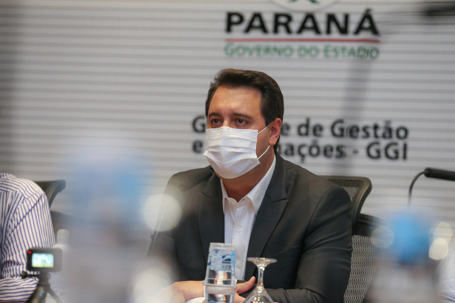 O Paraná ocupa a 14ª posição no País em incidência de casos por 100 mil habitantes e a 21º em mortes por 100 mil habitantes