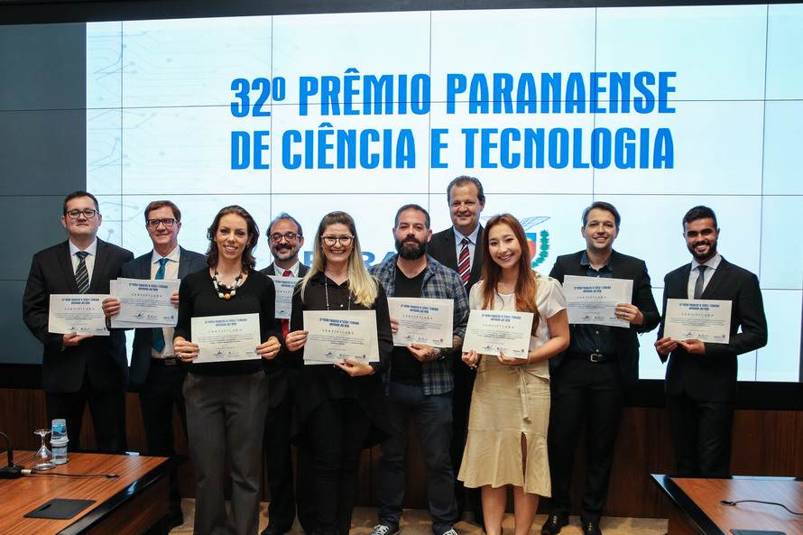 Os vencedores levam para casa um certificado e prêmio em dinheiro que varia entre R$ 11.568,29 e R$ 34.704,88, dependendo da categoria escolhida pelo candidato