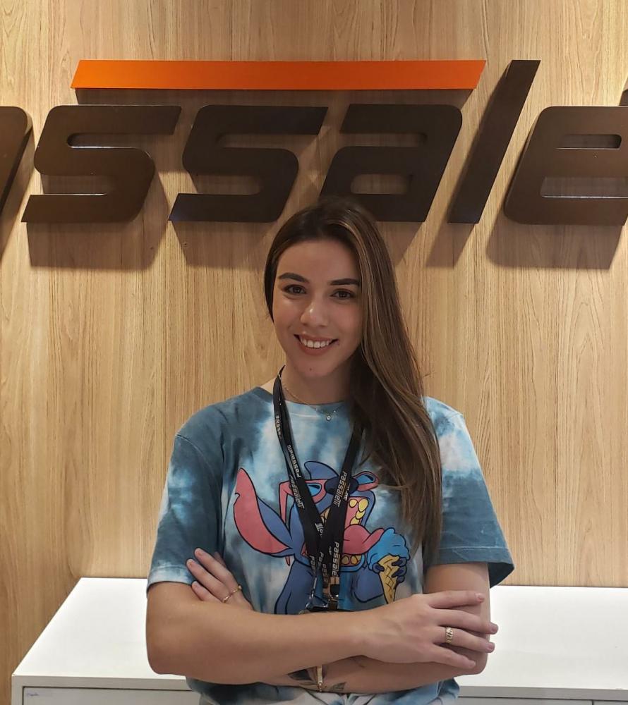 'Além do nosso atendimento, outro grande diferencial é o Fast Fashion, moda com preço baixo todos os dias', informou Samanta Carolina Santos, a gerente da loja.