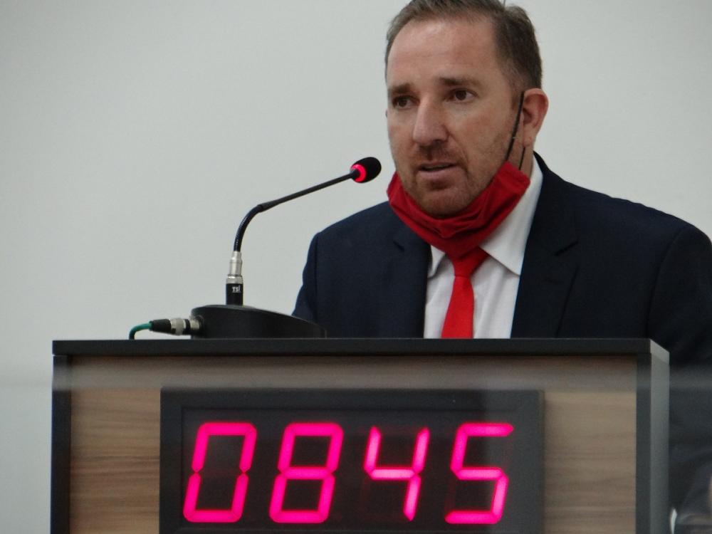  Vereador Vermelho: 