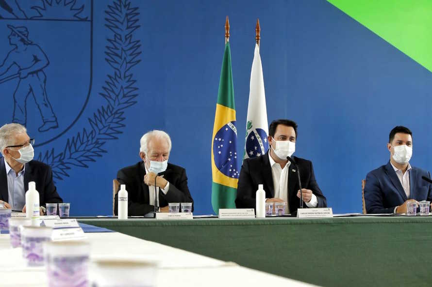 Já os MEI de seis setores terão direito a R$ 500. Também há medidas de crédito, parcelamento de ICMS e incentivo a pequenas cooperativas. 