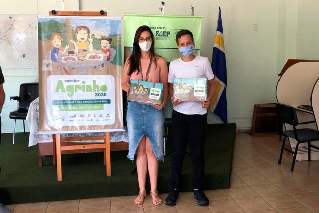 'A Secretaria Municipal de Saúde havia demandado algo para conscientização do combate da dengue e calhou de ser o mesmo tema da campanha', lembra.
