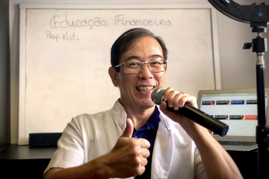 'Não é trabalhar apenas a Matemática, mas, mais que isso, o comportamento social', define o professor Kiiti Ito, do Colégio Estadual Marcelino Champagnat, em Londrina.