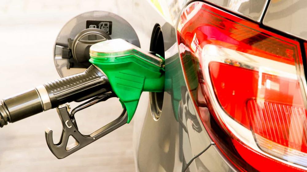 Já a gasolina cedeu 0,05% entre a semana passada e a anterior, para R$ 5,448/l, e 2,5% na comparação mensal.