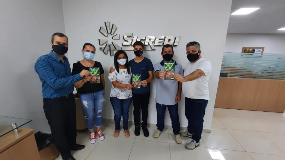 Contemplados da campanha receberam os prêmios na tarde desta sexta-feira: Fotos: Aline Carvalho