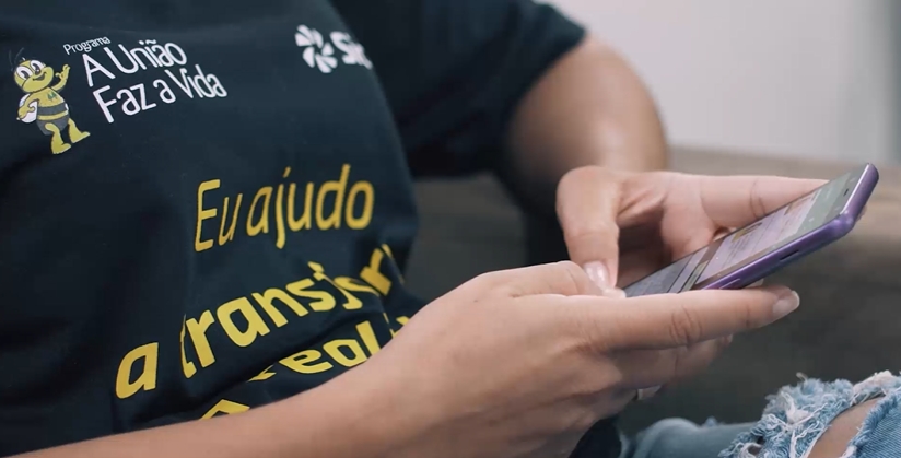 Educadores receberam conteúdos customizados pelo WhatsApp, garantindo facilidade de acesso Créditos: divulgação