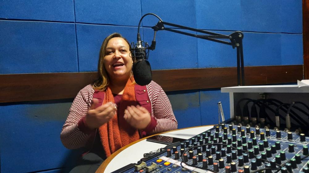 Angélica Cristina Cordeiro Moreira - Presidente do Sistema Regional de Inovação - SRI em recente entrevista ao Circulando no Rádio. Foto/créditos C. Roberto Francisquini