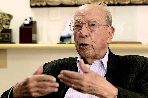 Engenheiro Agrônomo Fernando Penteado Cardoso Fundação Agrisus, instituição privada e sem fins lucrativos destinada a aprofundar uma de suas grandes preocupações: a necessidade de pesquisa na área de agricultura sustentável, com destaque para a técnica do