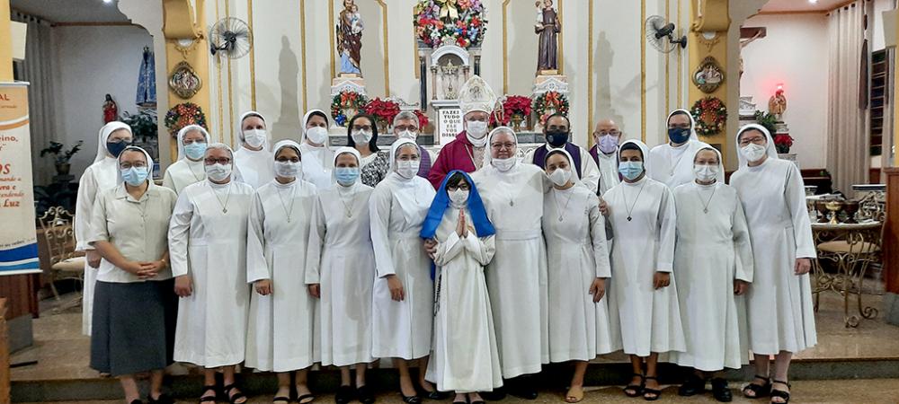 Parte das integrantes da Congregação esteve presente na celebração que marcou o jubileu de 70 anos da chegada das primeiras irmãs no município