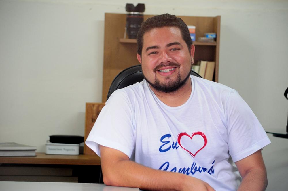 Wellington Mello durante visita a redação do jornal como Candidato a vereador pelo PDT apoiando a reeleição de José Salim a prefeito de Cambará