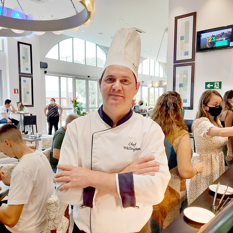 Wellington Kava Cheff responsável pela receita famosa servida no Hotel Bourbon de Curitiba