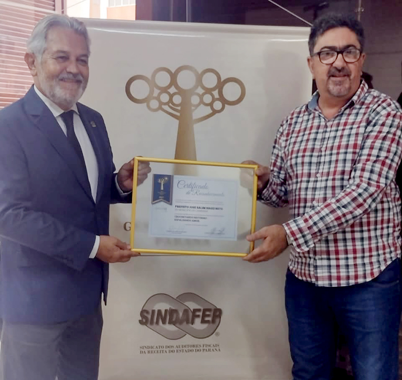 Osmar de Araújo Gomes Presidente do Sindicato dos Auditores Fiscais da Receita do Estado do Paraná (Sindafep), José Salim Haggi Neto Prefeito de Cambará - Fotos: Divulgação