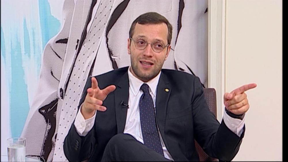 Filipe Barros planeja entrar com uma medida contra o Whatsapp, após pedido do MPF-SP
