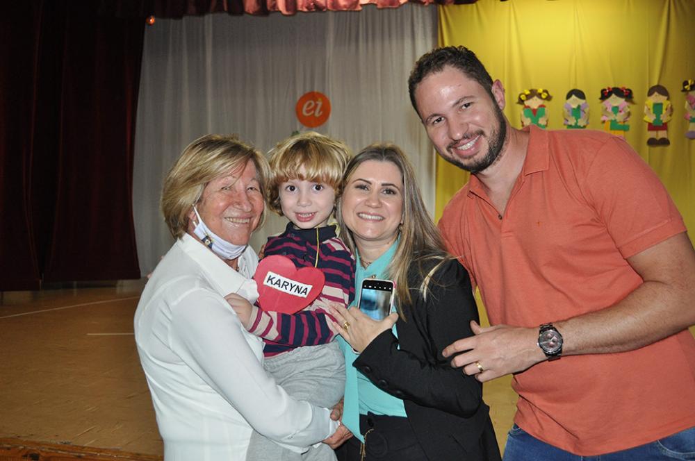 Colégio Nossa Senhora das Graças celebra Dia das Mães