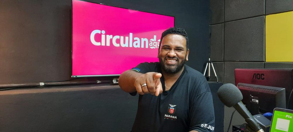 Henrique Motta Vieira nos estúdios da Rádio CirculandoPLAY - Foto: Clau Guerra/arquivo Jornal Circulandoaqui 