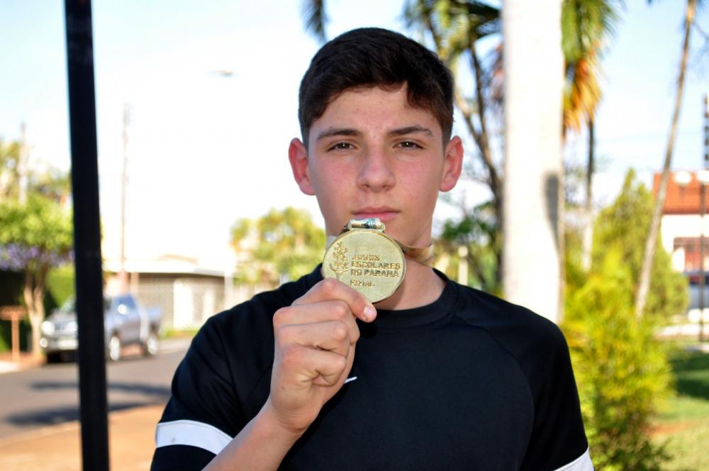 Pedro Henrique Pires - Campeão Paranaense nos 800mts rasos. Foto: Roberto Francisquini/jornal circulandoaqui