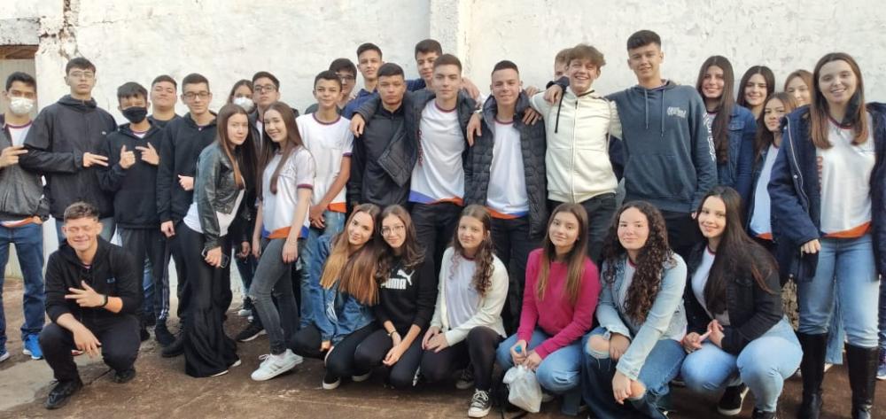 Alunos do CEMEC de Cambará