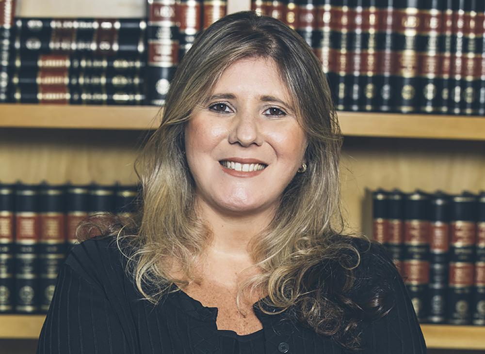 Ana Paula Oriola De Raeffray é advogada, doutora em Direito pela Pontifícia Universidade Católica de São Paulo (PUC-SP), vice-presidente do Instituto de Previdência Complementar e Saúde Suplementar (IPCOM), membro da Academia Brasileira de Direito da Segu