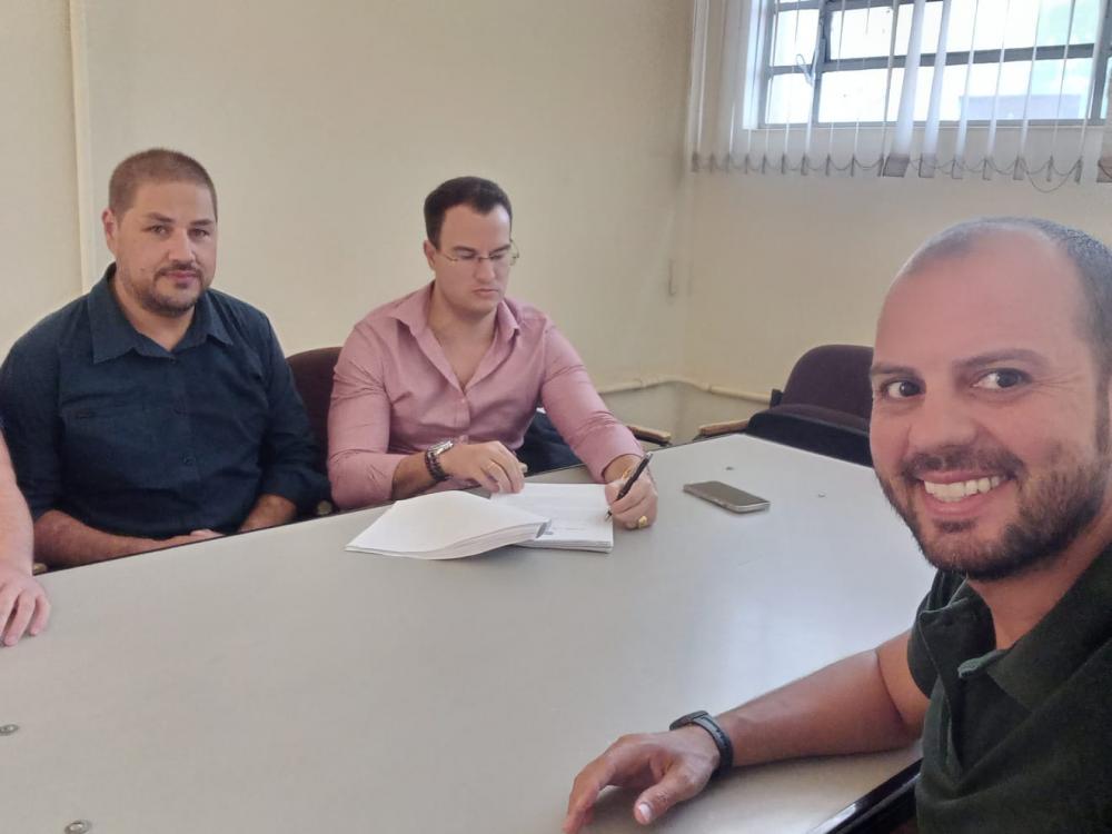Vereador Raffaello Frascati acompanha pregão que definiu a vinda do Frigorífico para Cambará 