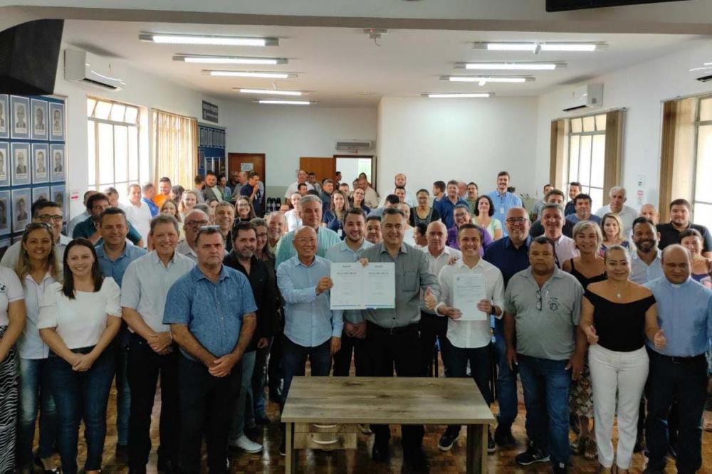 Assinatura da liberação dos recursos para obra, em janeiro deste ano