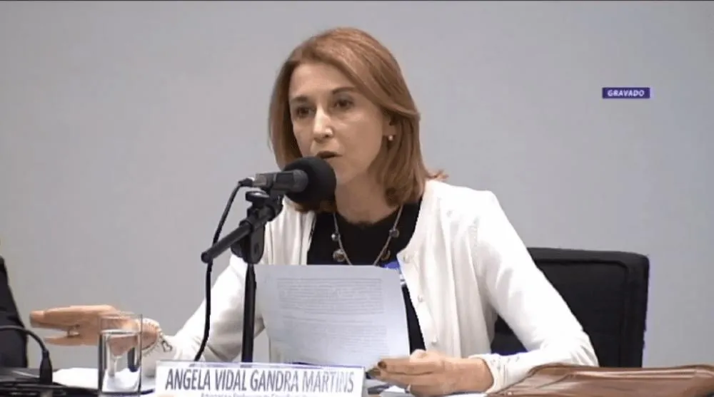 Angela Vidal Gandra da Silva Martins, professora de Filosofia do Direito da Universidade Mackenzie, é sócia da Gandra Martins Law, gerente Jurídica da Faesp, presidente do Instituto Ives Gandra de Direito, Filosofia e Economia e ex-secretária nacional da 