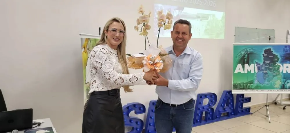 Presidente eleito da Amunorpi, Regis Willians recebe homenagem da Atunorpi - Fotos: Carlos Roberto Francisquini/Arquivo Jornal Circulando 