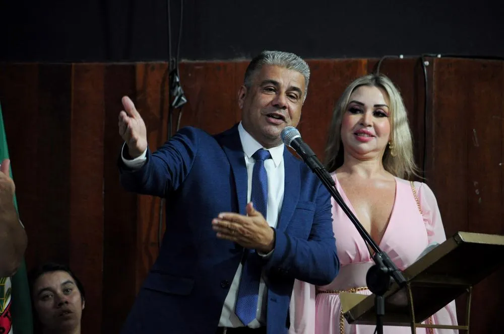Walcir Joaquim discursa em dia de posse: Foto: Carlos Roberto Francisquini/Arquivo Jornal Circulando